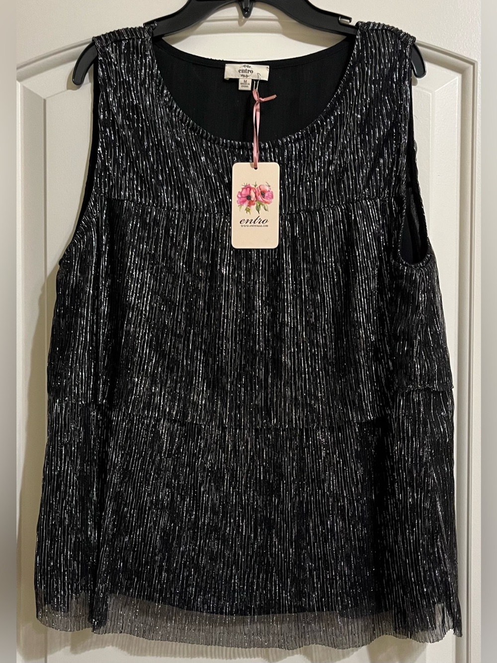 NWT Entro Black Silver Metallic Sleeveless Tiered Blouse Top Size Medium